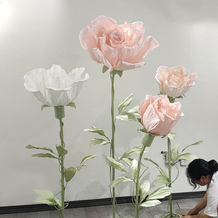 Elektrisk blomstrende rose dekorativ papirblomst