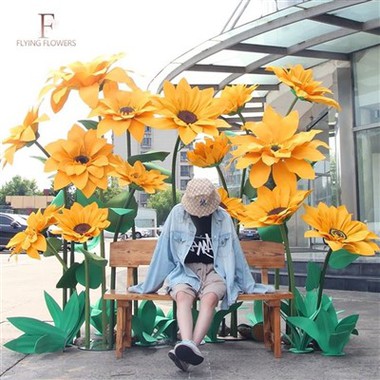 Utendørs stort håndlaget skum papirblomster solsikke